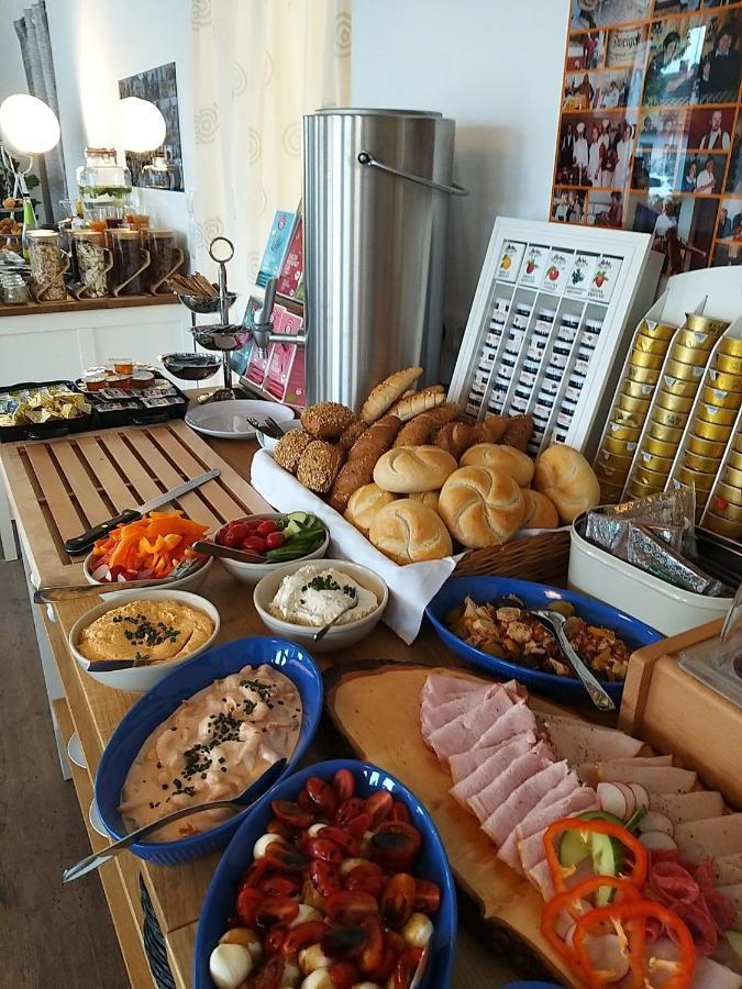 Doms Gaestehaus Frauenkirchen Ngoại thất bức ảnh