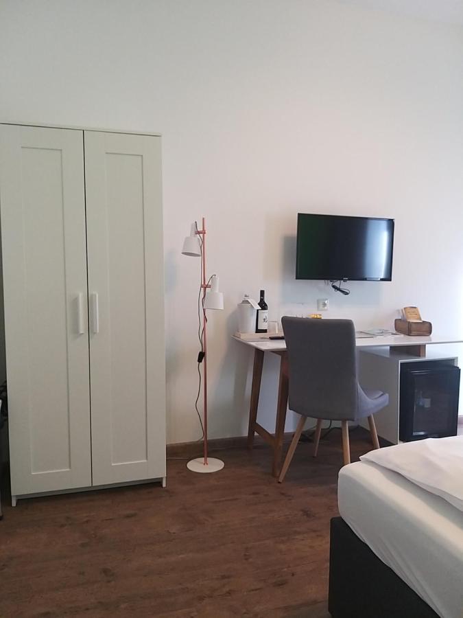 Doms Gaestehaus Frauenkirchen Ngoại thất bức ảnh